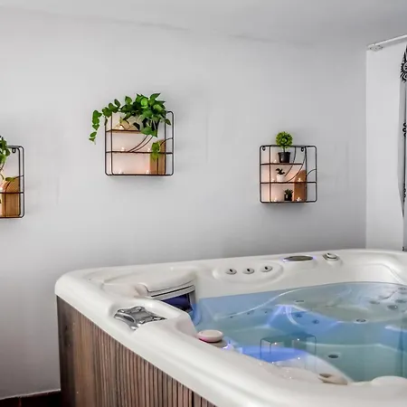 Anna Bukowina Jacuzzi & Sauna Chalet Bukowina Tatrzańska