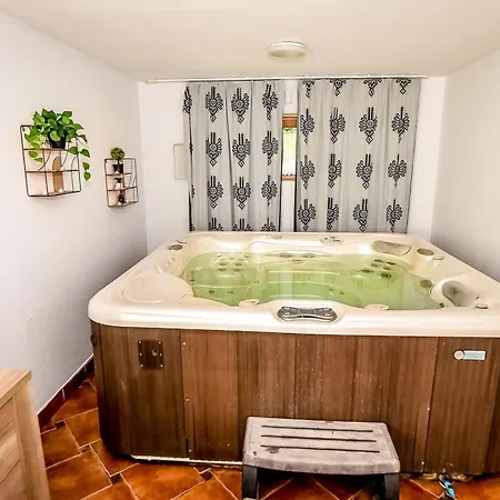 Chalet Anna Bukowina Jacuzzi & Sauna